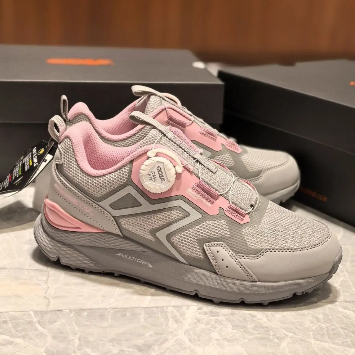 2025 New summer lightweight high quality cushioning couple running shoes breathable comfortable