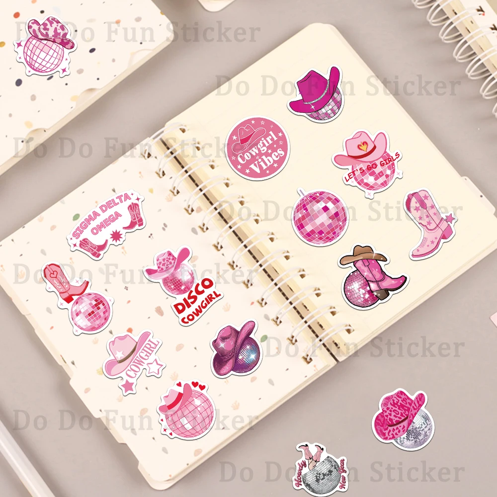 50 Uds. De pegatinas de vaquera de discoteca rosa modernas a la moda de dibujos animados, botas artísticas impermeables de PVC, lámpara, bola, sombrero de vaquero, libro creativo DIY para ordenador portátil