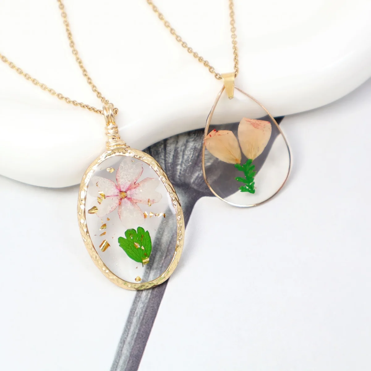 قلادة زهرة مضغوطة |   روب ديزي الحقيقي بانسي |   مجوهرات الراتنج اليدوية |   مجموعة الهدايا النباتية