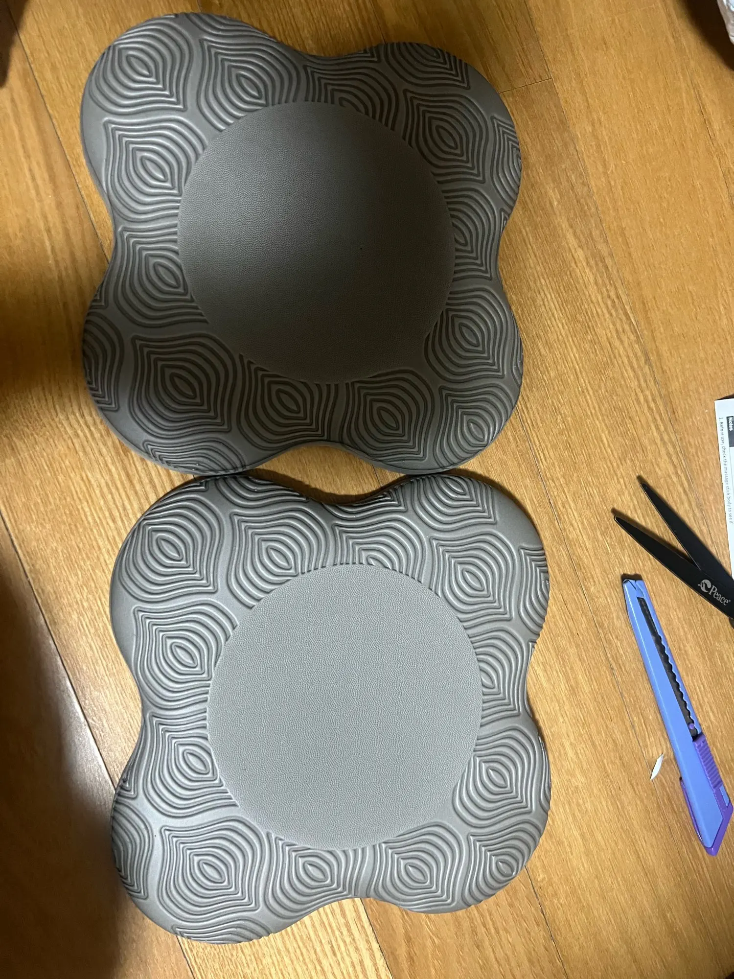 Yoga Kneeling Mat Thickened Flat Support Mat Knee Pad Portable Elbow Pad Yoga Mat Sports Fitness photo review