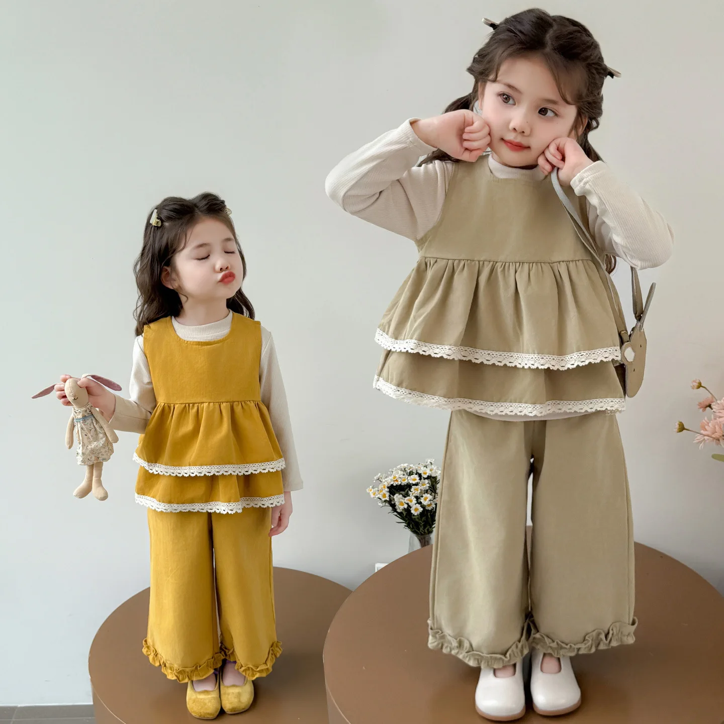 Girls' Lace Vest Bottoming Shirt Wide-leg Pants Three-piece 2025 Autumn New Children's Korean Version Fashion Suit