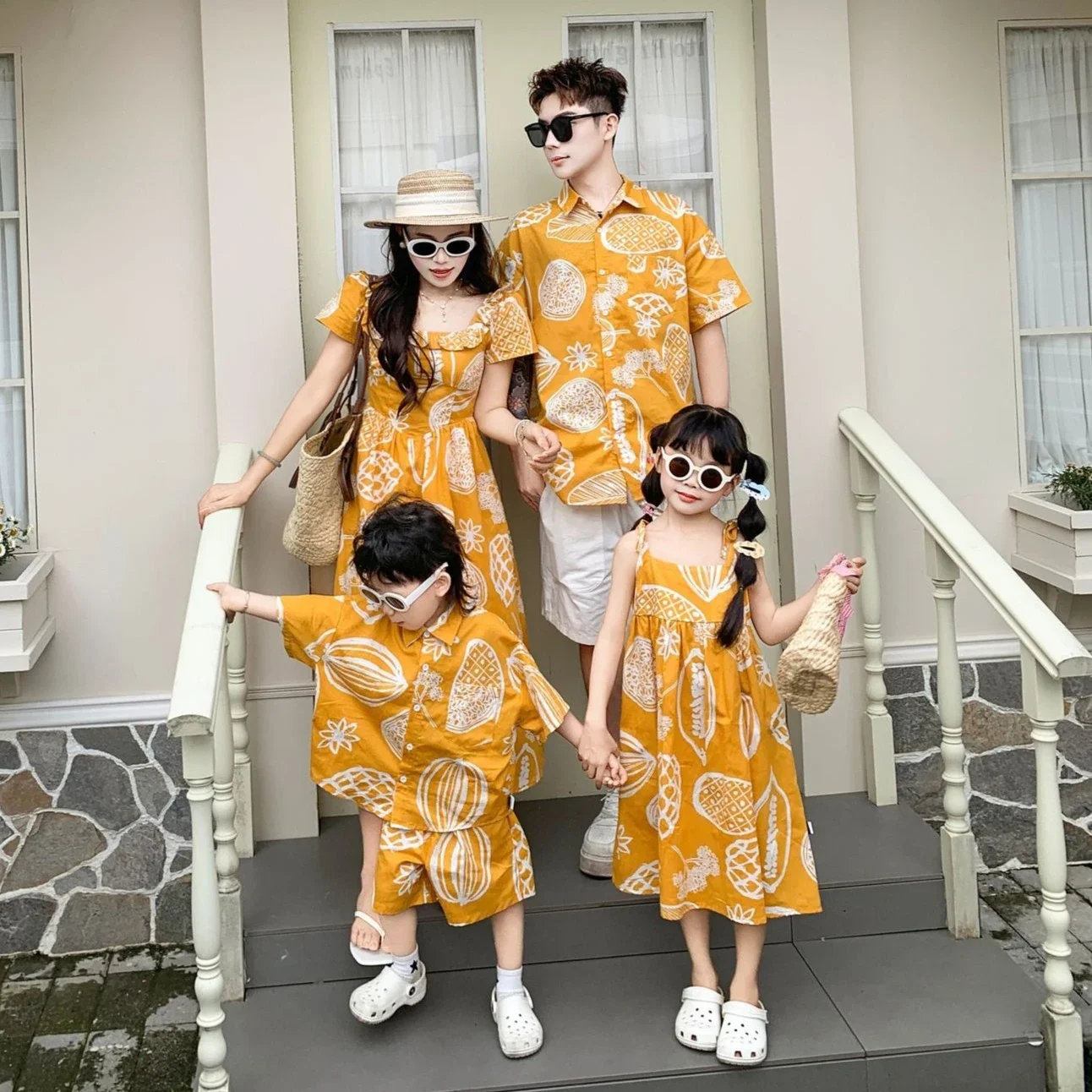 Beach Vacation Family Matching Outfits Yellow Mommy Daughter Dress Daddy Son Shirt Set Sister Brother Summer Holiday Clothes