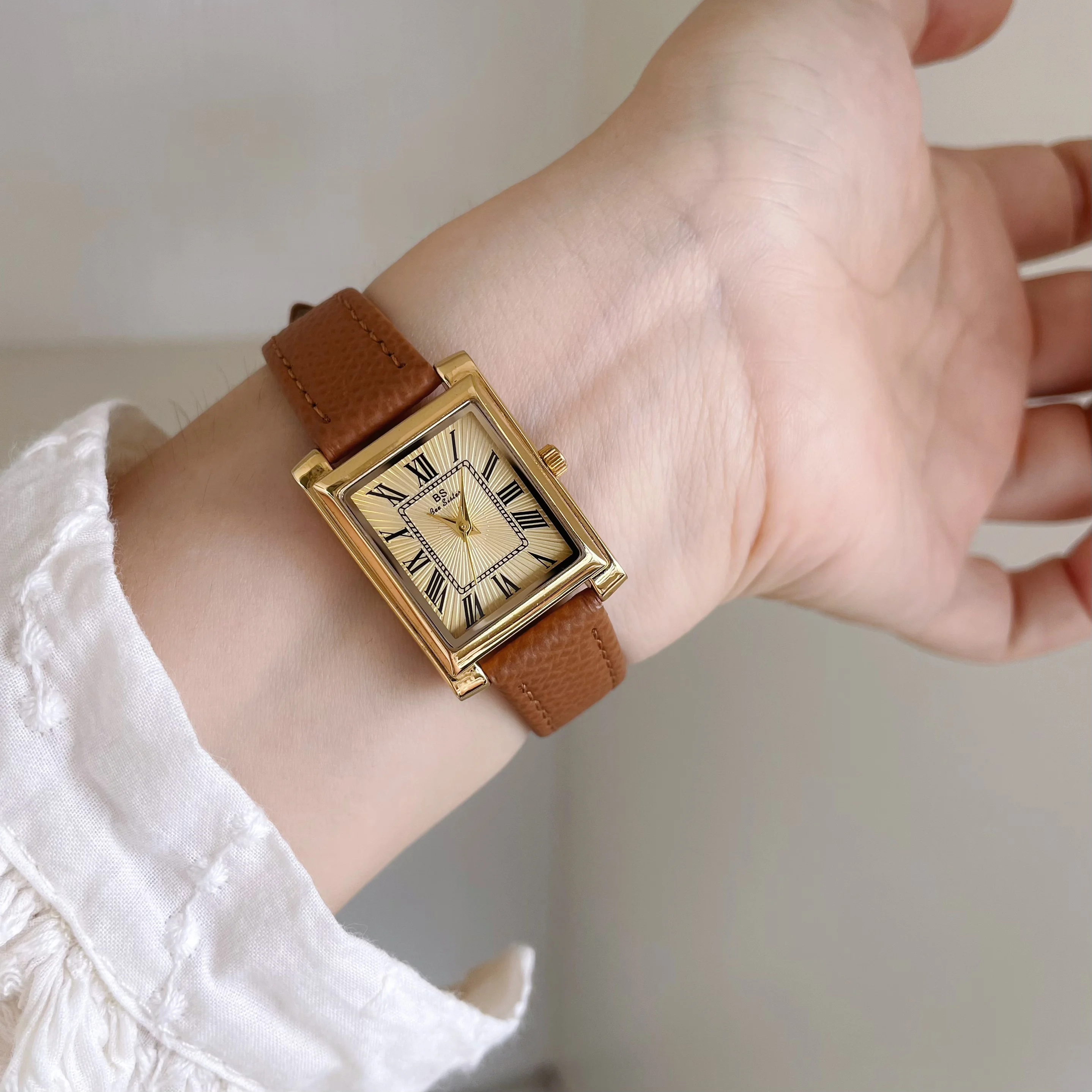 Relojes clásicos retro para mujer con una simple correa de cuero genuino, esfera cuadrada, movimiento de cuarzo, adecuados para el vestido del lugar de trabajo.