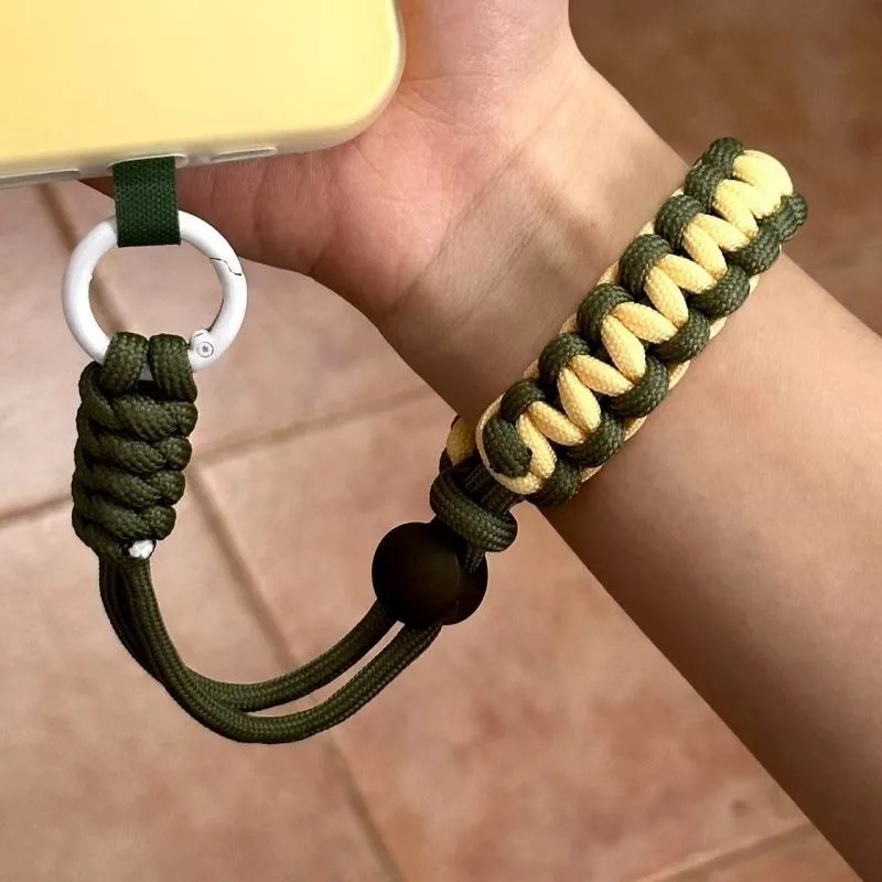 

High-End Style Adjustable Short Wrist Strap for Mobile Phones New Outdoor Water Bottle Strap with Phone Chain Clip Pad