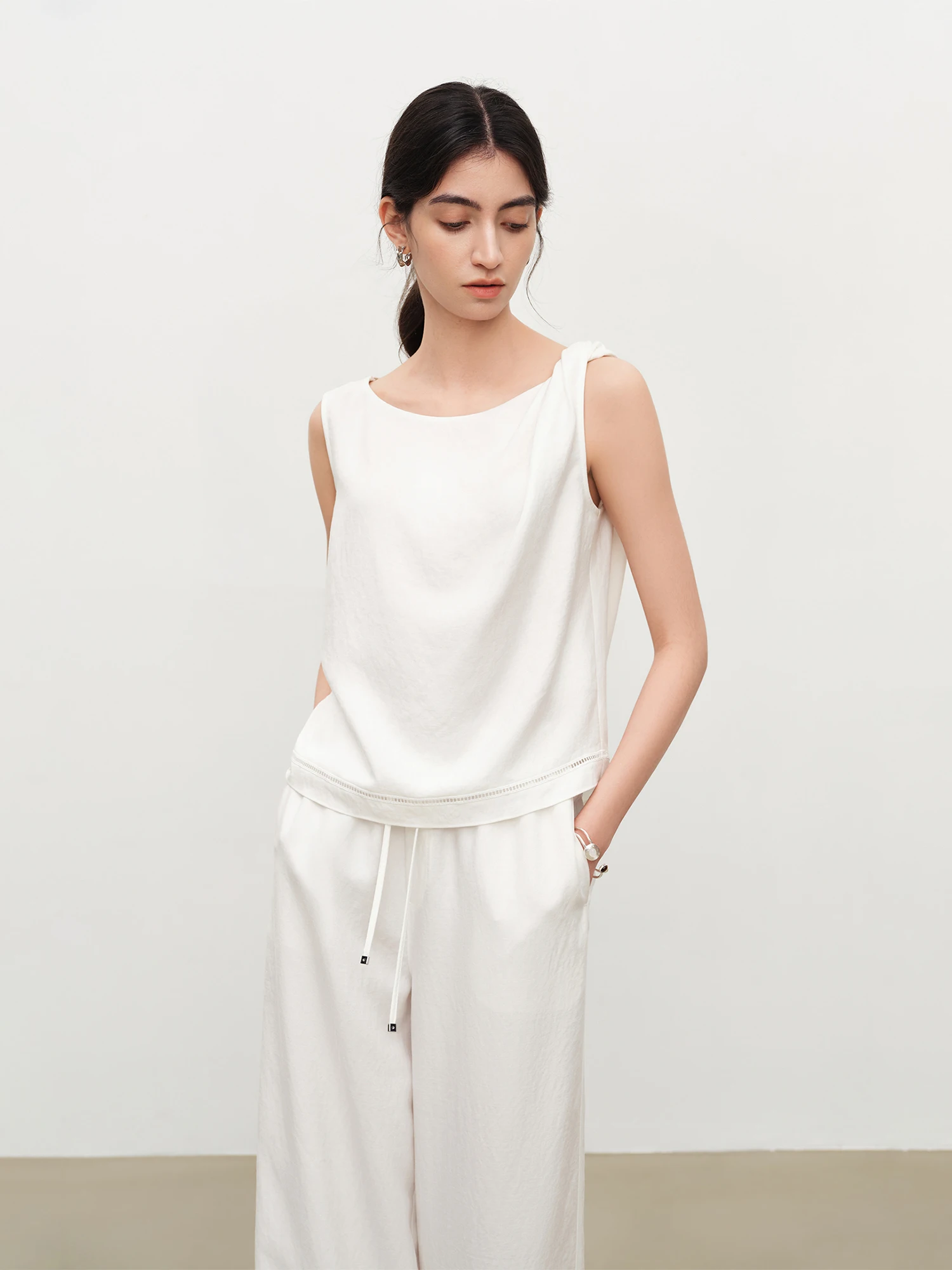 ZIQIAO Relaxed Old Money Style White Shirt and Casual Style Pants Set for Women 2026 Summer New Arrival Resort Casual Outfit