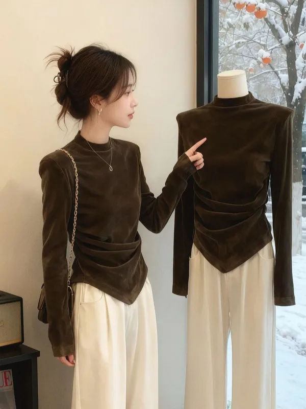 Camiseta de manga larga Choco Velvet para mujer, diseño de principios de primavera, camiseta básica asimétrica ajustada, ropa interior, estilo coreano para ir al trabajo