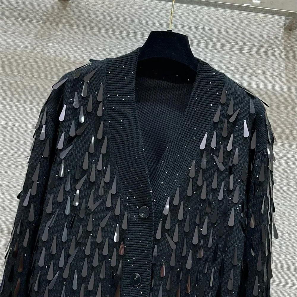 Costume en laine pour femme Cardigan tricoté à col en V et demi-jupe taille haute, broderie lourde, conception de paillettes goutte d'eau, ensemble 2 pièces