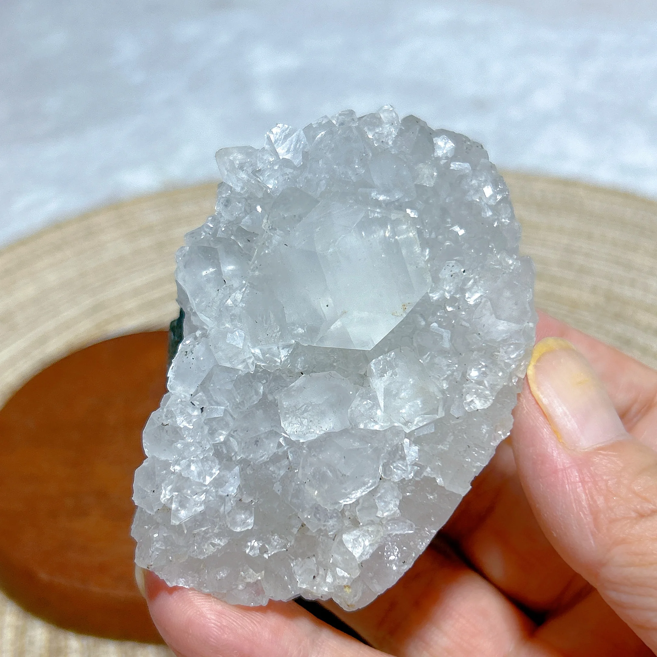 Natural Crystal Apophyllite Cluster Specimen Raw Stone High Quality Healing Mineral Energy Reiki Home Decorations Gift