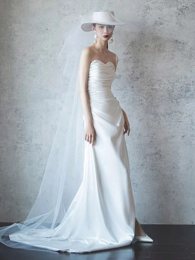 

Новое свадебное платье Ele Simple Light 2026: Атласное платье-русалка без бретелек для особого случая, эффектное, индивидуальное, для выездной церемонии на природе