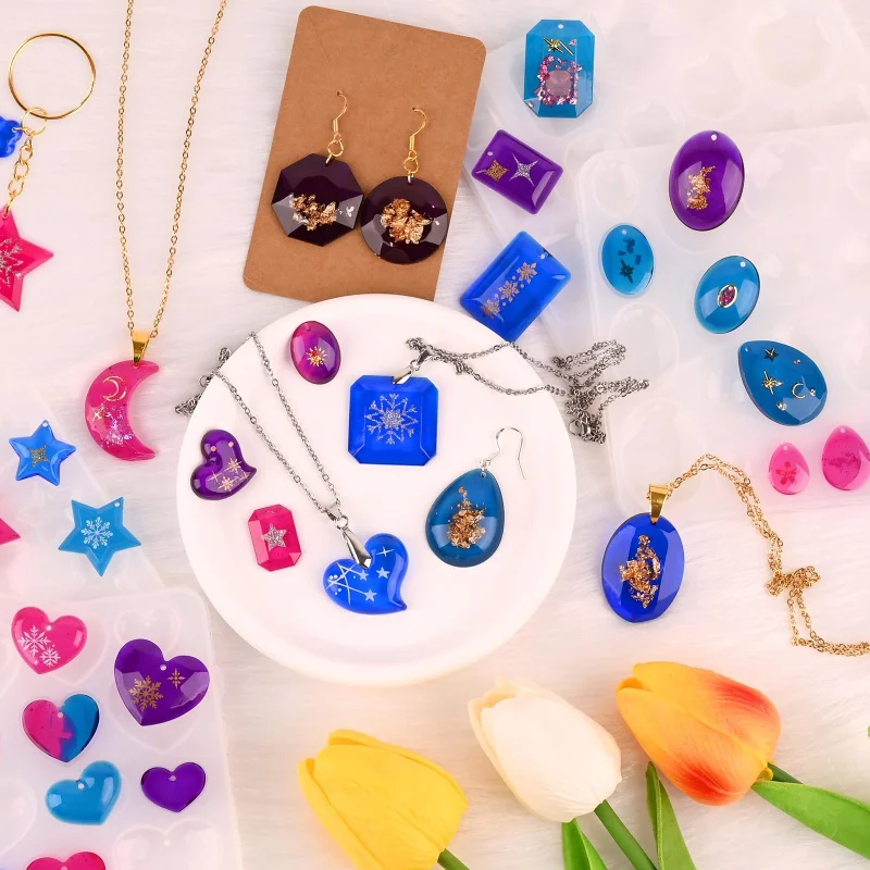 4Individual epoxy resin silicone casting molds，Suitable for earrings、Keychains and pendants.