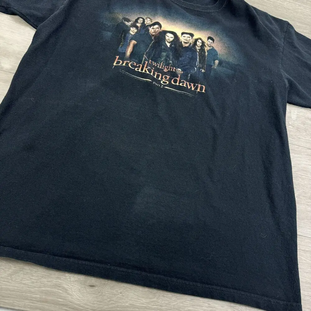 Vintage 2012 The Twilight Breaking Dawn Part 2 T-shirt size XL Movie Promo