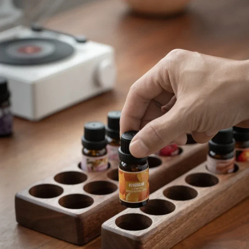 無垢材の収納オーガナイザー、レトロなエッセンシャルオイルディスプレイスタンド、木製ワックスオイル表面配置ラック、パッケージボトル棚