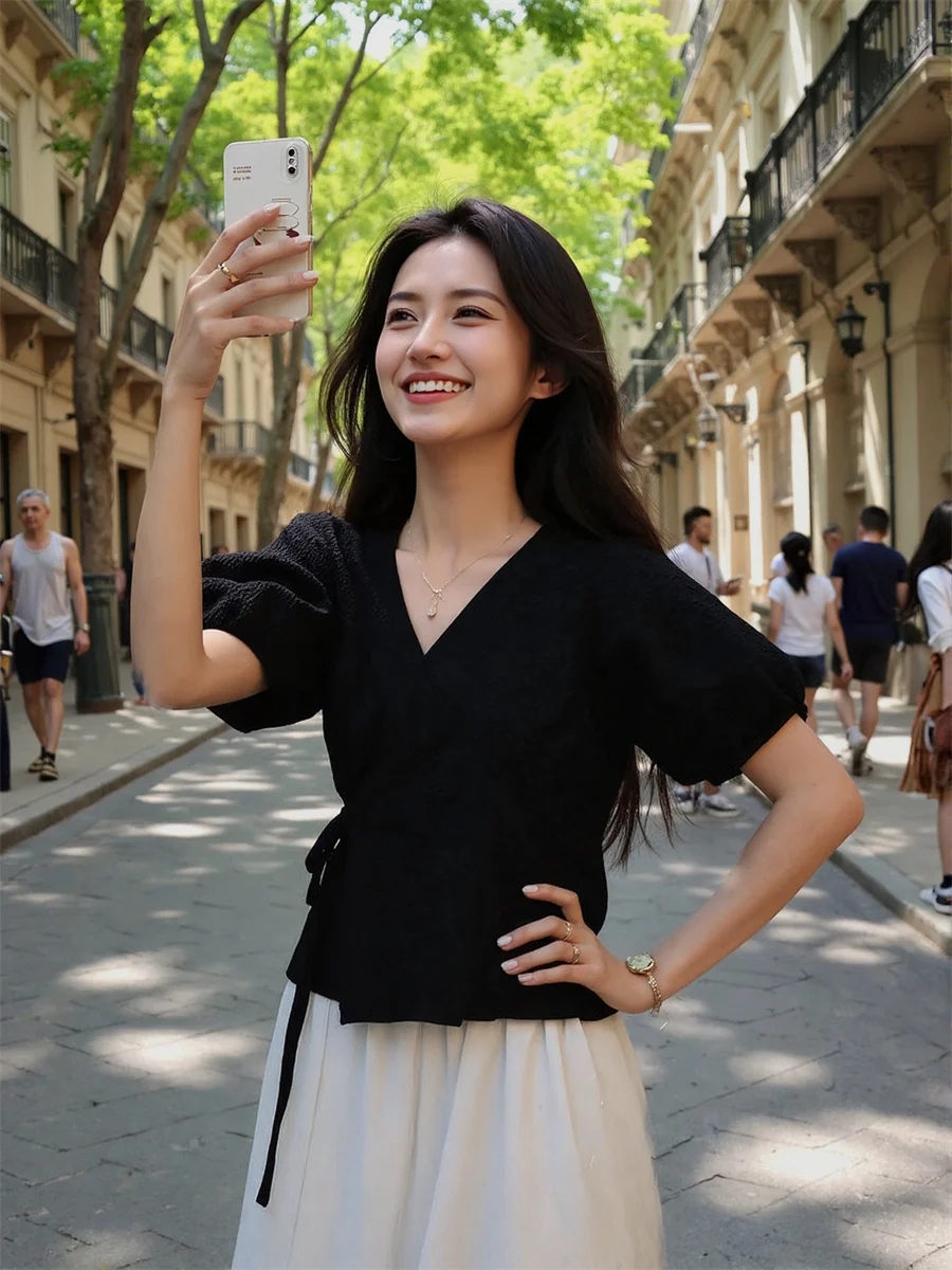 เสื้อเบลาส์ผู้หญิงทรงหรูหรา ดีไซน์ไม่สมมาตร สำหรับงานทางการ ฤดูใบไม้ร่วง ผ้าลินินลายทาง ยาว แฟชั่น ปักลาย เสื้อคลุมสีขาว สไตล์เกาหลี ชิค เหมาะกับชายหาด