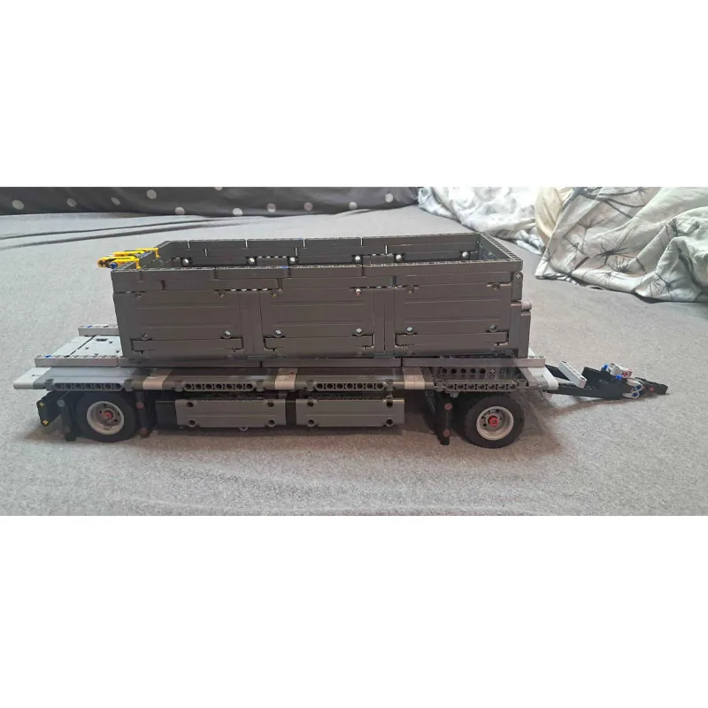 

MOC-94465 New Classic Multifunctional Three-Axle Trailer Building Block Model, 805 Parts, Boys' and Children's Birthday Toy Gift