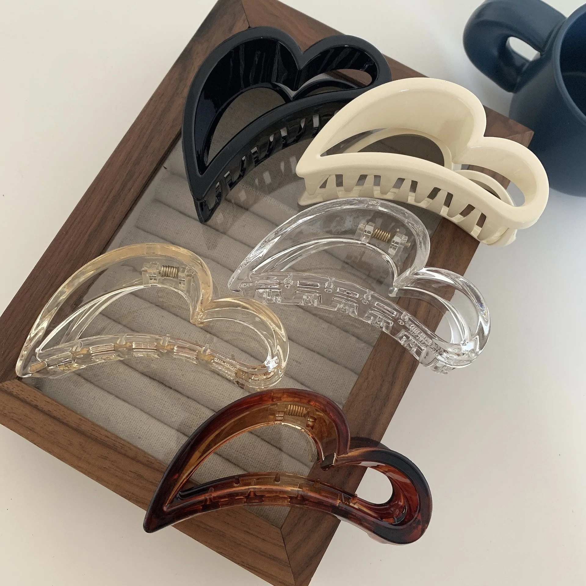 

Korean New Retro Hair Accessoris 9cm Large Heart Tortoiseshell Color Hair Clip Claw Fashion Plastlic Shark Clip