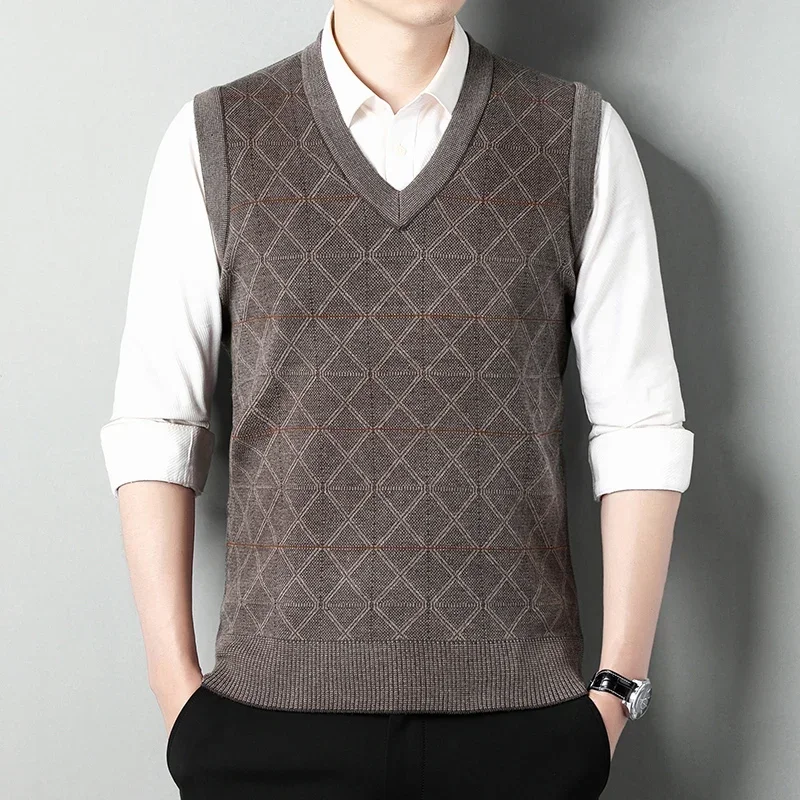 New Men's Casual Fashionable Warm Sweater Vest V-neck Versatile and Comfortable Soft Knitted Business Casual Top