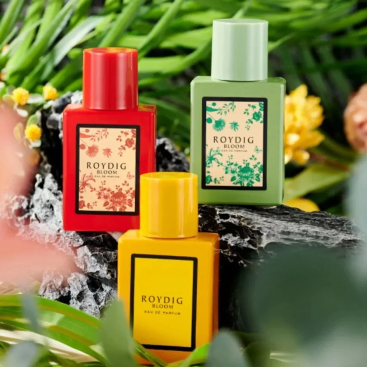 

Набор женских духов Blooming Delight: натуральный цветочный аромат, подарочный набор из 3 предметов, нежный запах, подарок на день рождения и на свидание