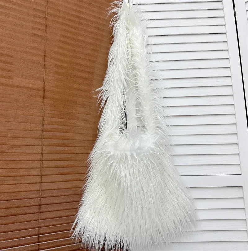 Sweet Girls Winter Faux Fur Crossbody Bag 2024 New Design Large Capacity Candy Color Long Plush Shoulder Bag Furry Female Bag