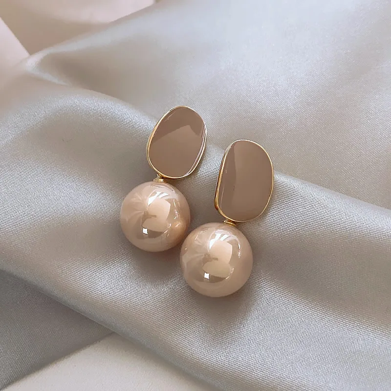 2023 New Arrival Korean Light Luxury Elegant Imitation Pearl Dangle Earrings For Women Fashion Sweet Water Drop Jewelry Gifts