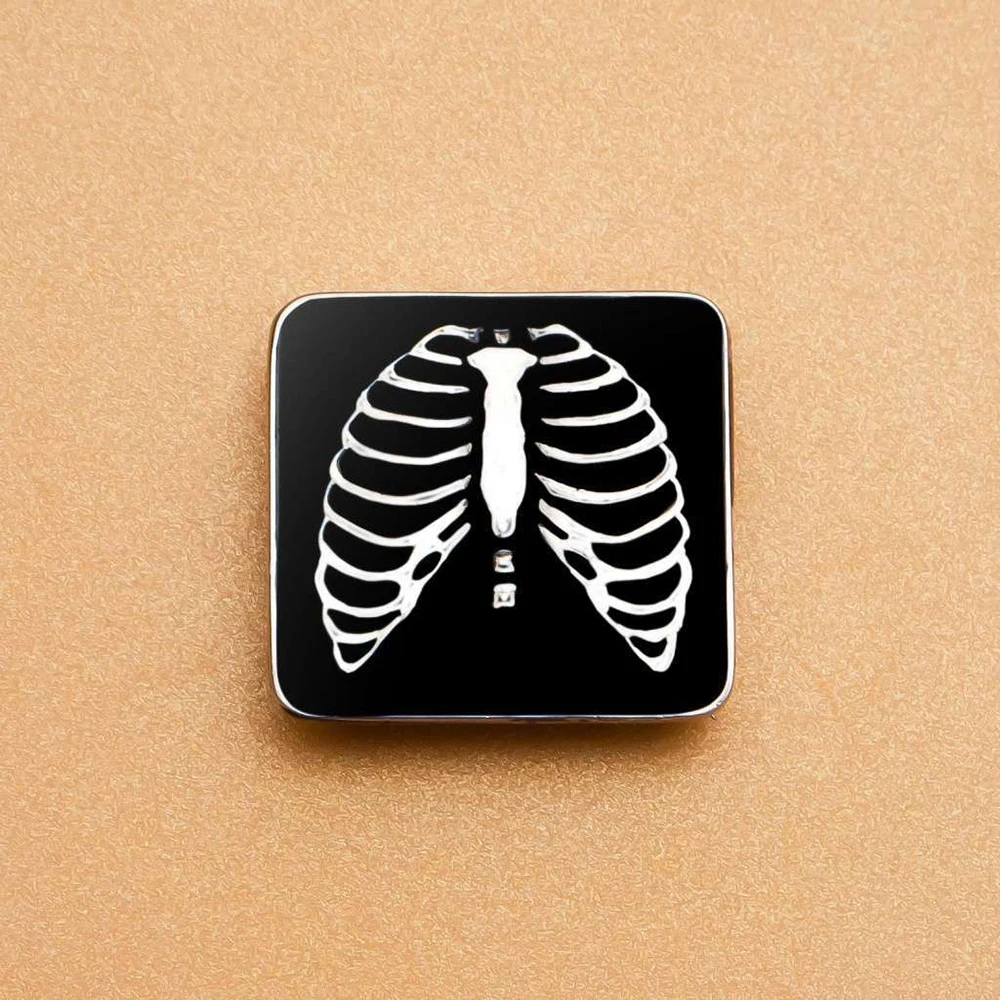 Hanreshe Medical Sternum Enamel Brooch Pins Radiologist Jewelry Accessories Skeleton Lapel Badge Gift for Doctors Nurses