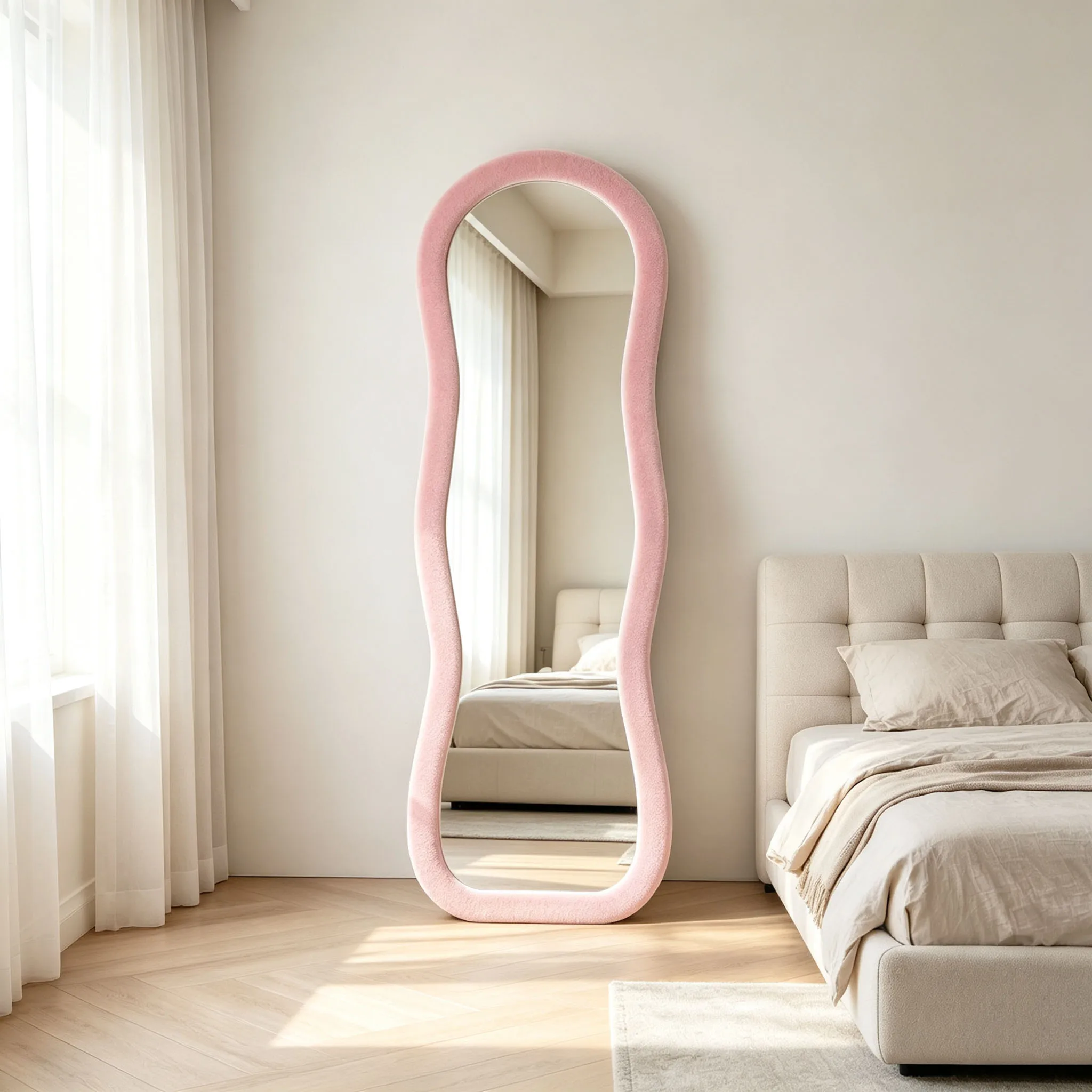 Specchio a figura intera ondulato in flanella rosa, 160×50 cm, specchio da terra con bordo curvo irregolare e supporto in metallo, specchio da toeletta autoportante, grande specchio decorativo da