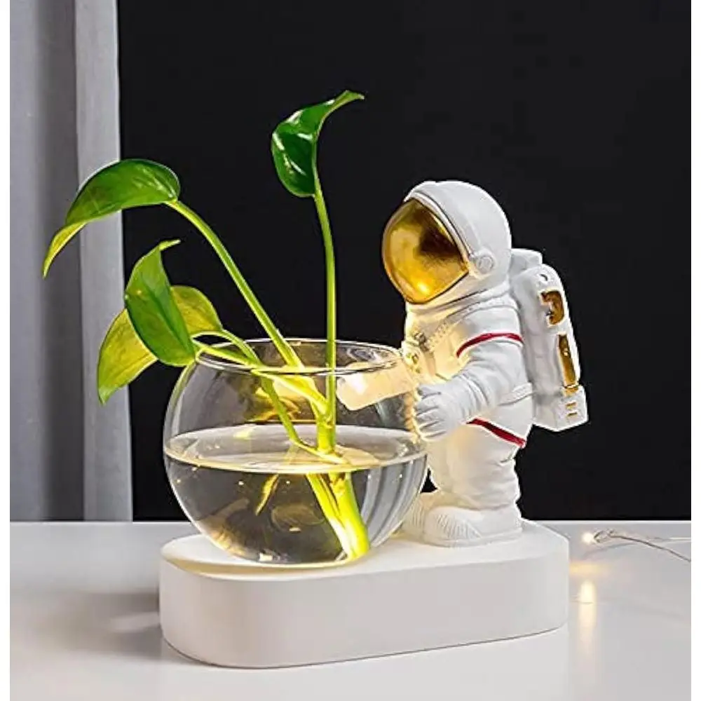 

Креативная декоративная ваза-кашпо «Космонавт» из стекла и смолы с LED-подсветкой для суккулентов, в скандинавском современном стиле