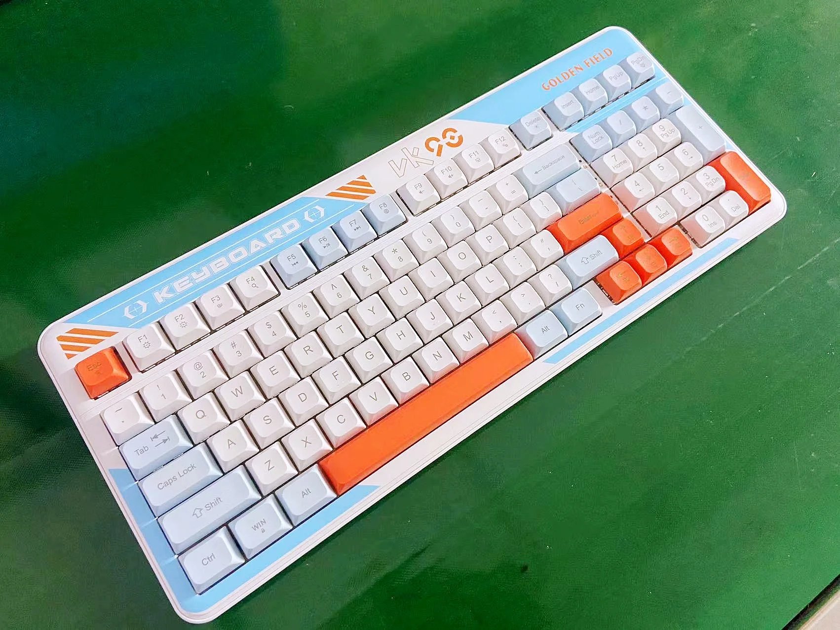 Wired mechanical keyboard business office e-sports game tea shaft luminous waterproof design RGB