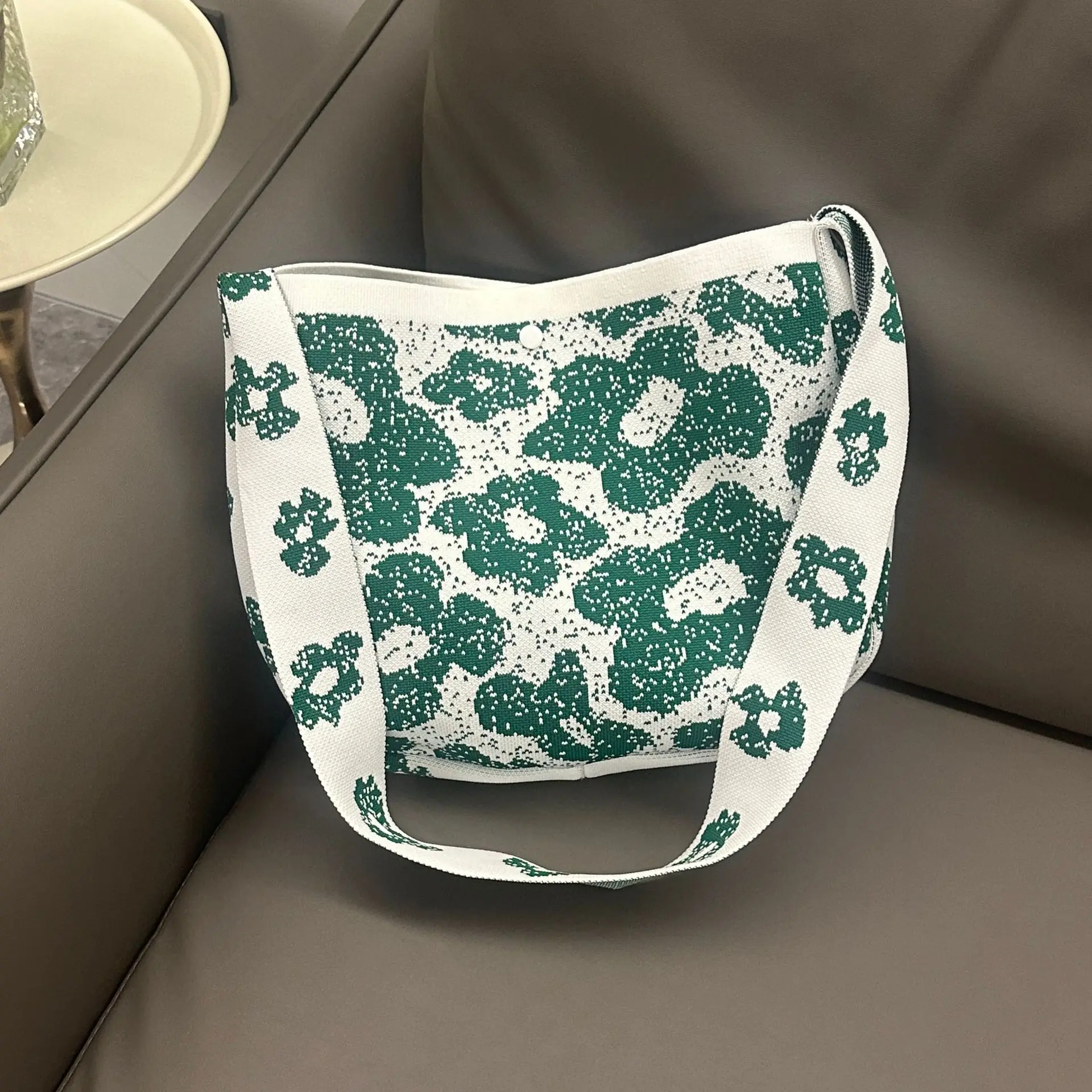 

2025 вязаные сумки через плечо для женщин, сумки-тоут с цветочным принтом, большие вместительные дорожные сумки, женские сумки-кошельки