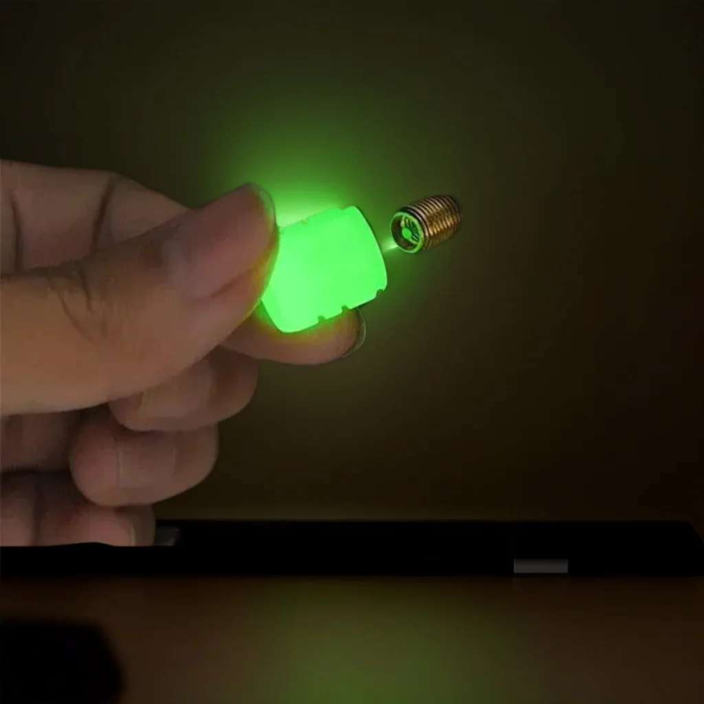 

Светящиеся колпачки клапанов Флуоресцентные светящиеся в темноте заглушки клапанов шин для автомобилей Мотоциклы Велосипеды Ступицы колес Декоративные крышки ступиц