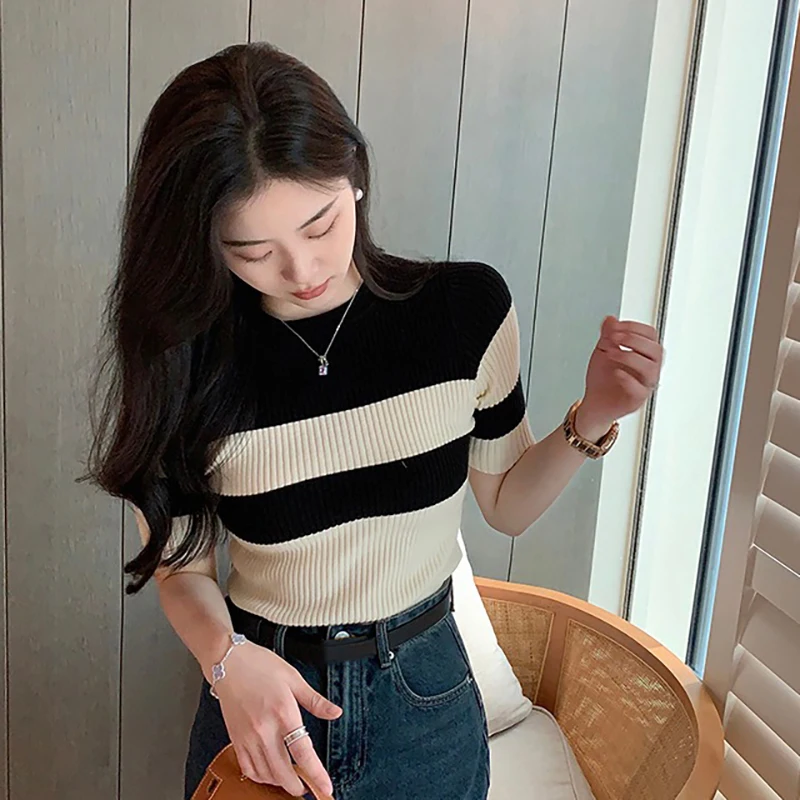 Summer Fashion Striped Knitted T-shirt Women Round Neck Short Sleeve Slim Crop Top