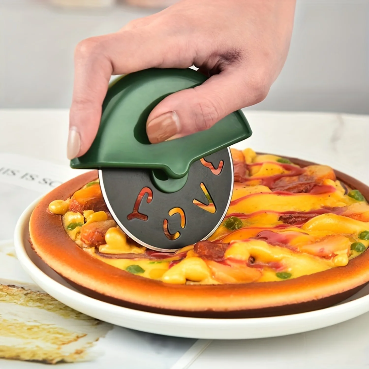 Effortless & Sharp Pizza Cutter Wheel - Ergonomic Handle, Safety Guard, Dishwasher Safe - Ideal for Home & Commercial Use