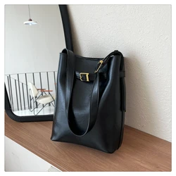 PU Hasp New Shoulder Bags Solid Fashion Women's Bags on Sale 2024High Quality Sewing Thread High Capacity Bucket Bolsas De Ombro