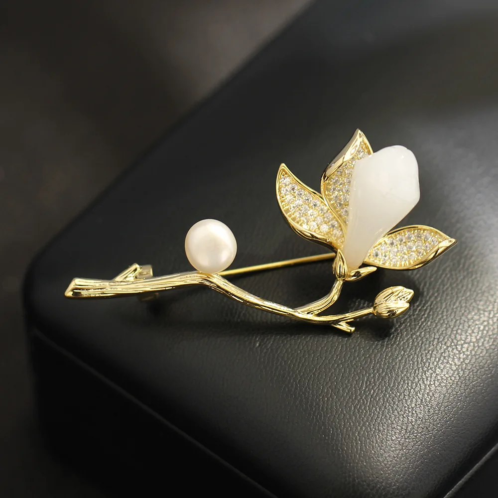 Chinese Style Auspicious Magnolia Brooch Gold Plated Zircon Inlaid Pearl Elegant Lucky Pin For Women Cheongsam Coat Daily Wear