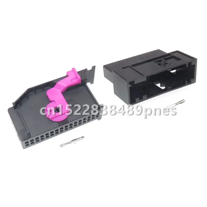 32 Pole Auto Central Control Instrument Electrical Wiring Harness Connector 1719057-3 2050723-3 Automotive Socket