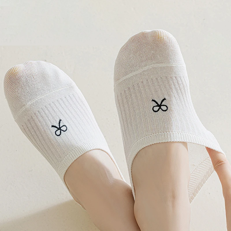 5 Pairs Women's Ankle Socks with Cute Bow Detail Breathable Lightweight No-Show Boat Sock Breathable Comfortable Casual Sox