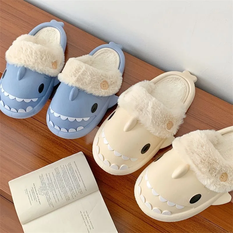 Shark نعال من القطن امرأة مقاوم للماء الشتاء داخلي عدم الانزلاق الشرائح أفخم الدافئة زوجين المنزل الصنادل القرش الوجه يتخبط حذاء مسطح