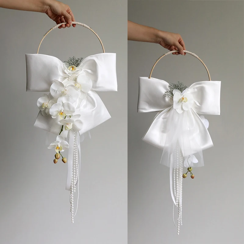 

Butterfly hand flower bride hand bouquet wedding photo props wedding dress matching