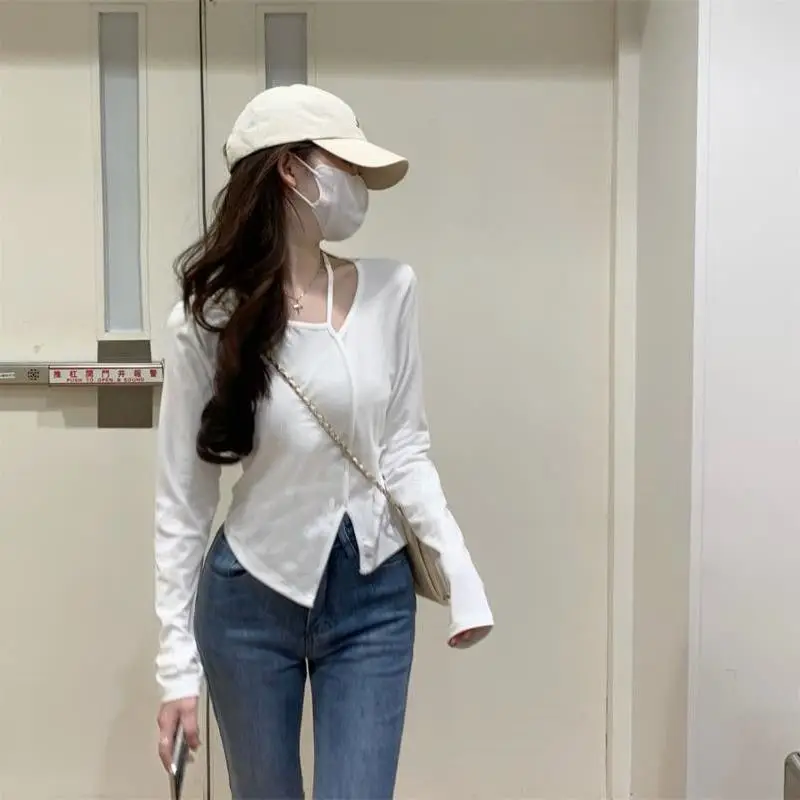 تي شيرت نسائي بأكمام طويلة Harajuku قطن كبير الحجم مزين بالدانتيل القوطي Y2K ملابس جمالية غير رسمية أنيقة ومريحة بقصة ضيقة