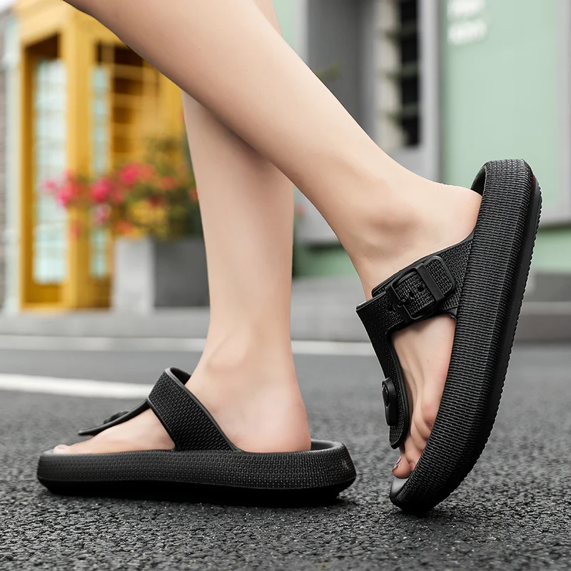 A Pair of Casual Wear-Resistant Slippers, Versatile Simple Sports Beach Shoes for Outdoor Men