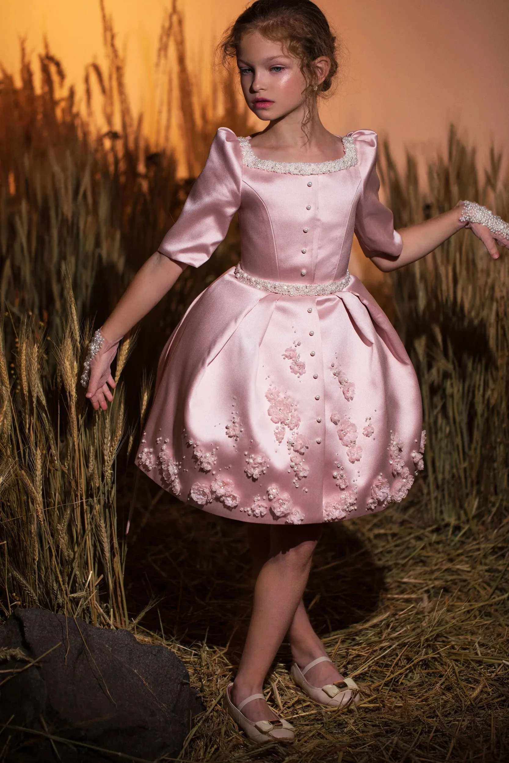 Customized Pink Satin Flower Girl's Dresses for Wedding Floral Beaded Half Sleeves Girl's Dresses Knee Length Kid's Formal Wear