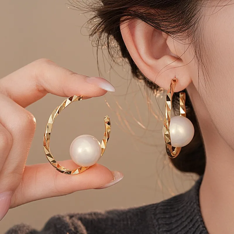 Fashionable Fried Dough Twists Large Circle Pearl Earrings, Temperament Modifying, Face-Shaping, Slimming Earrings for Women