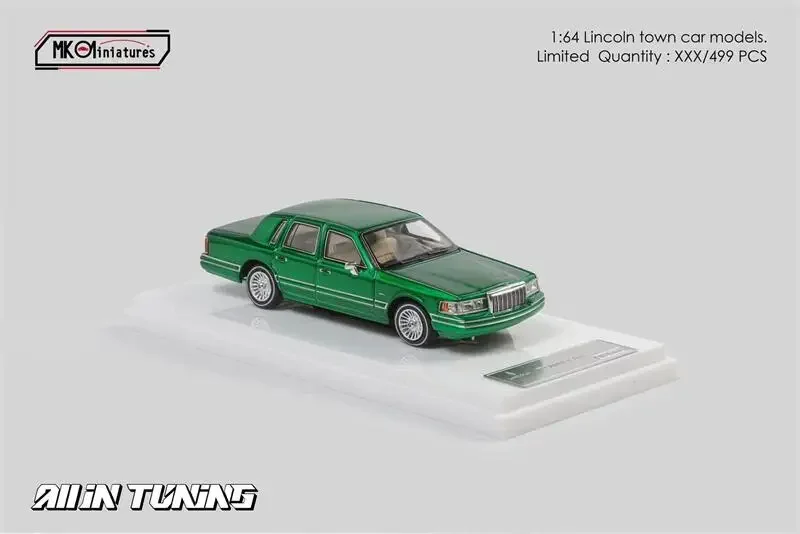 

(Предварительный заказ) MK Miniatures 1:64 1992 Lincoln Town Car Зеленая литая под давлением модель автомобиля