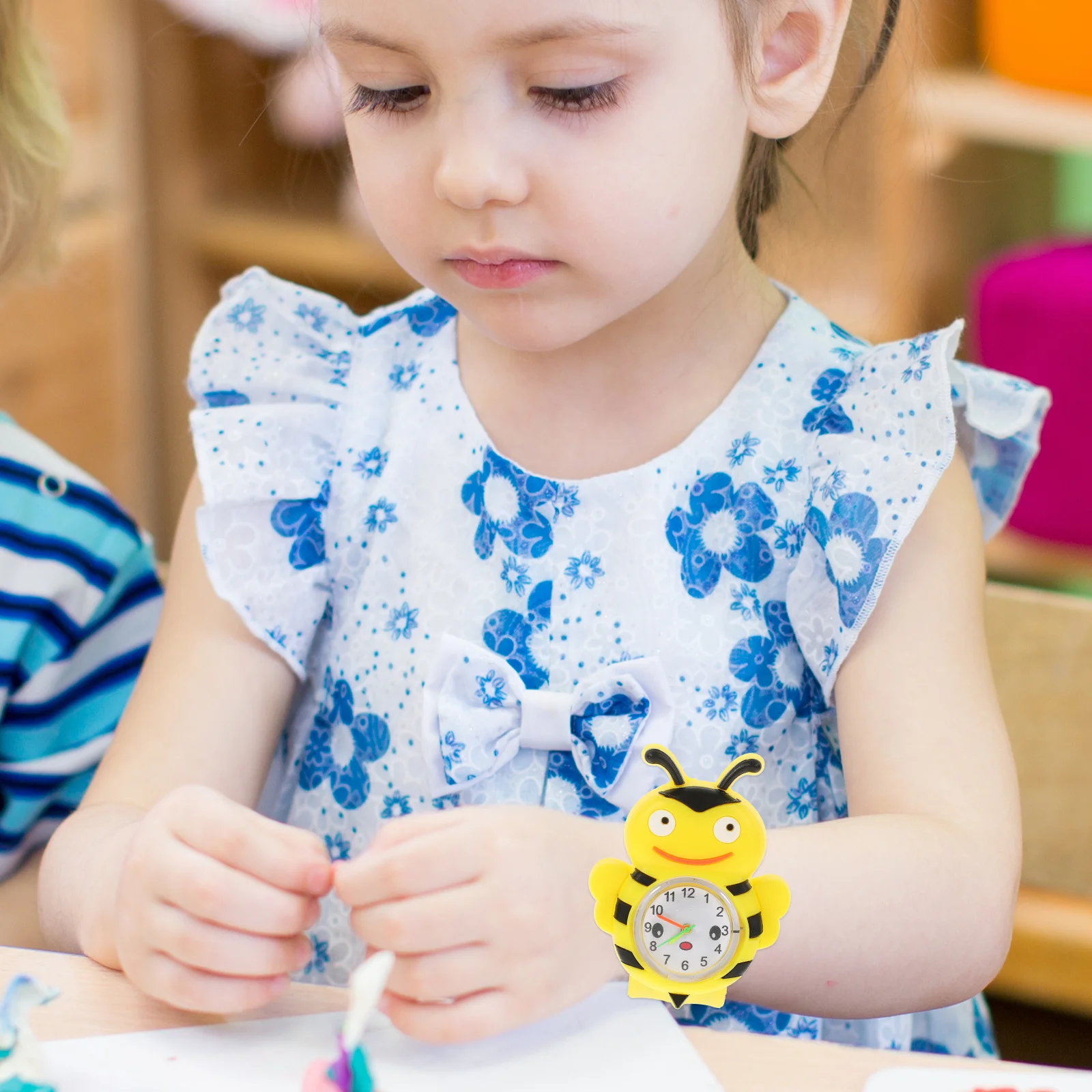 Orologio da schiaffo per bambini con orologio da polso al quarzo per bambini carino cartone animato, cinturino comodo da indossare ogni giorno, leggero e divertente