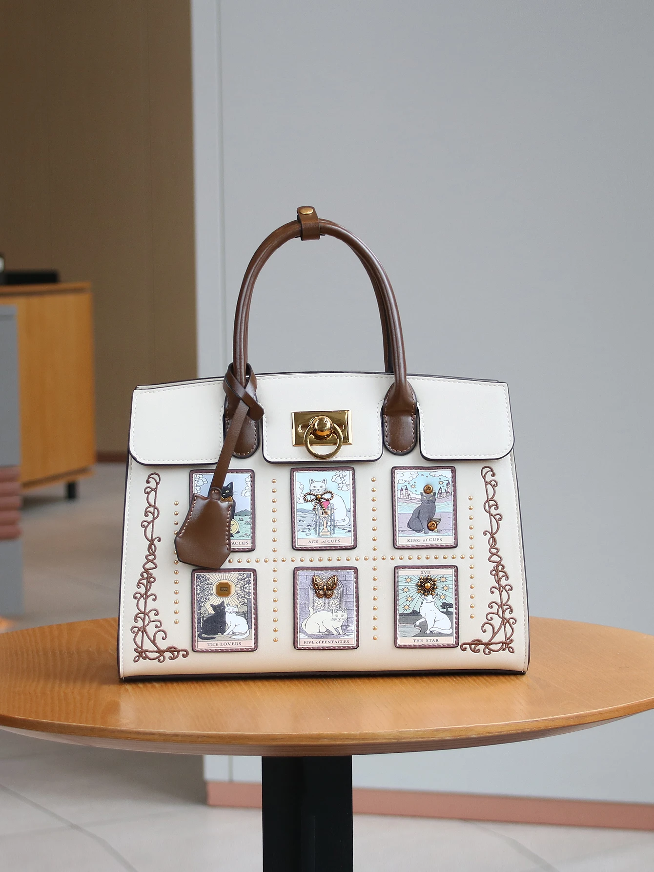 Elegant Large Capacity Women's Tote Bag Fashion Luxury Handbag British Style Embroidery  Pattern PU Leather Daily Use