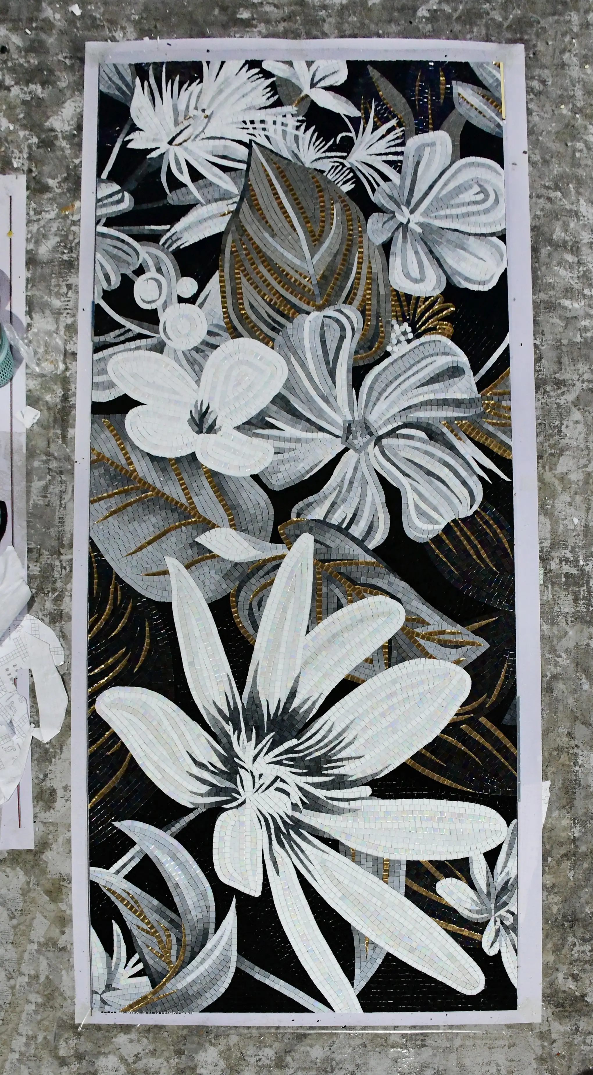 

Custom Luxury Italy Style Black White Flower Glimmer Glass Mural Mosaic Wall Bathroom Living Room Stair Decoration