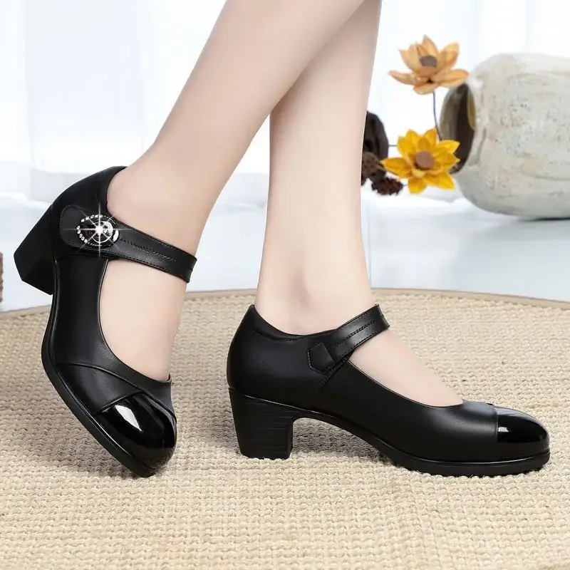 Dance Women Classic Light Weight Round Toe Black Pu Leather Square Heel Pumps for Office Lady Shoes