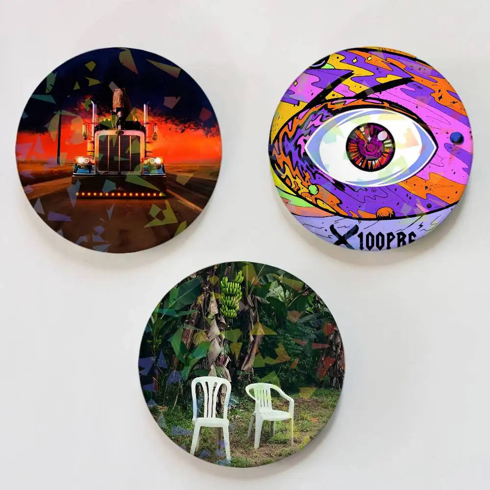 Rapper B-Bad Bunny Laser Button Pins Rucksack Kleidung Dekor Brosche Fiction Abzeichen Schmuck Geschenke