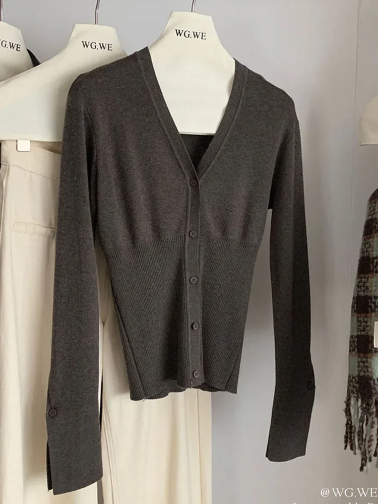 

Brown Single Breasted Sweater Long Sleeve Jumper Streetwear 2000s Aesthetic French Elegant Vintage V-Neck Knitted Cardigan