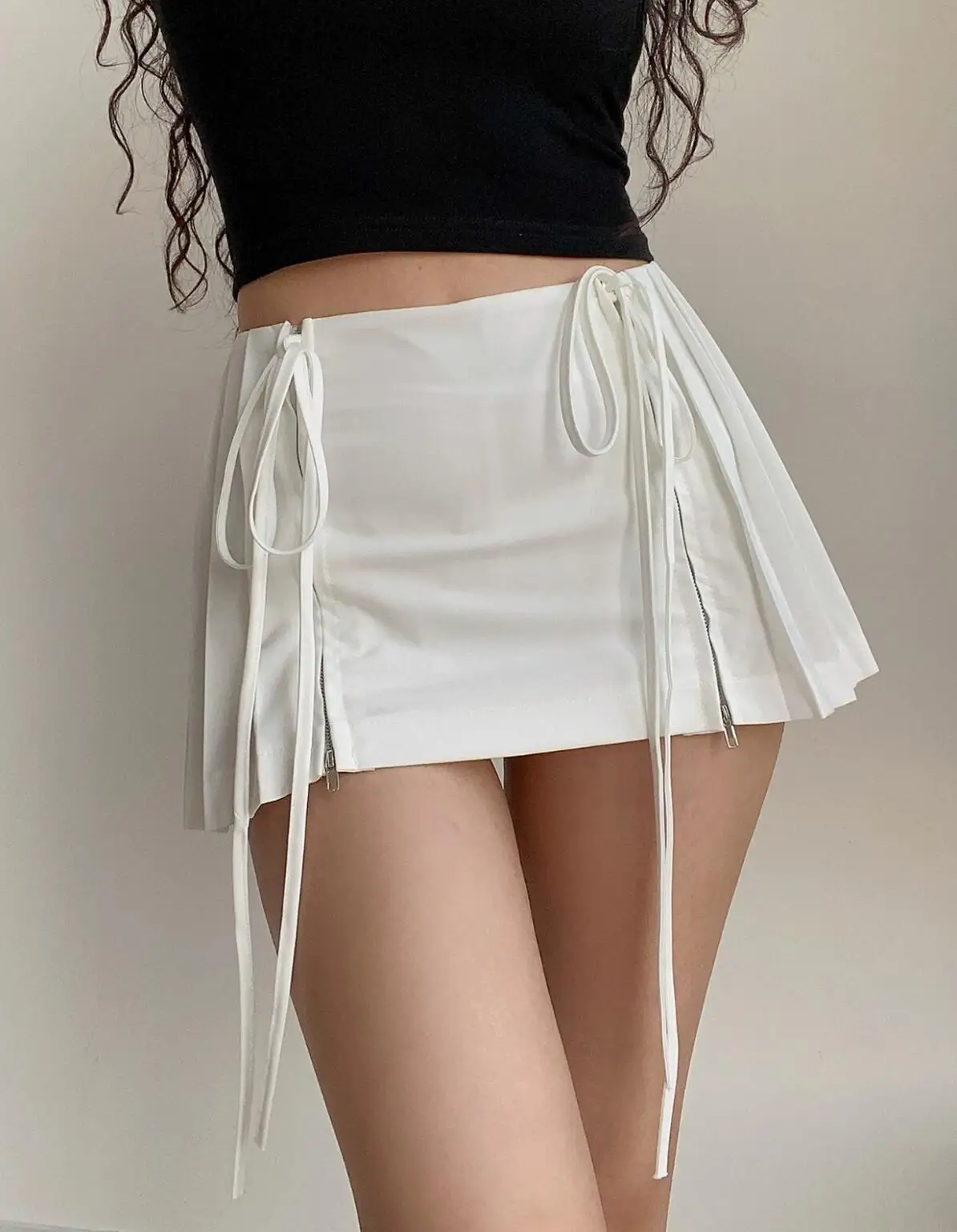 2023 Summer Y2K Style Cool Girl Asymmetrical Pleated Mini Skirts With Shorts Underwear Lining Front Bow Double Zipper Skirts