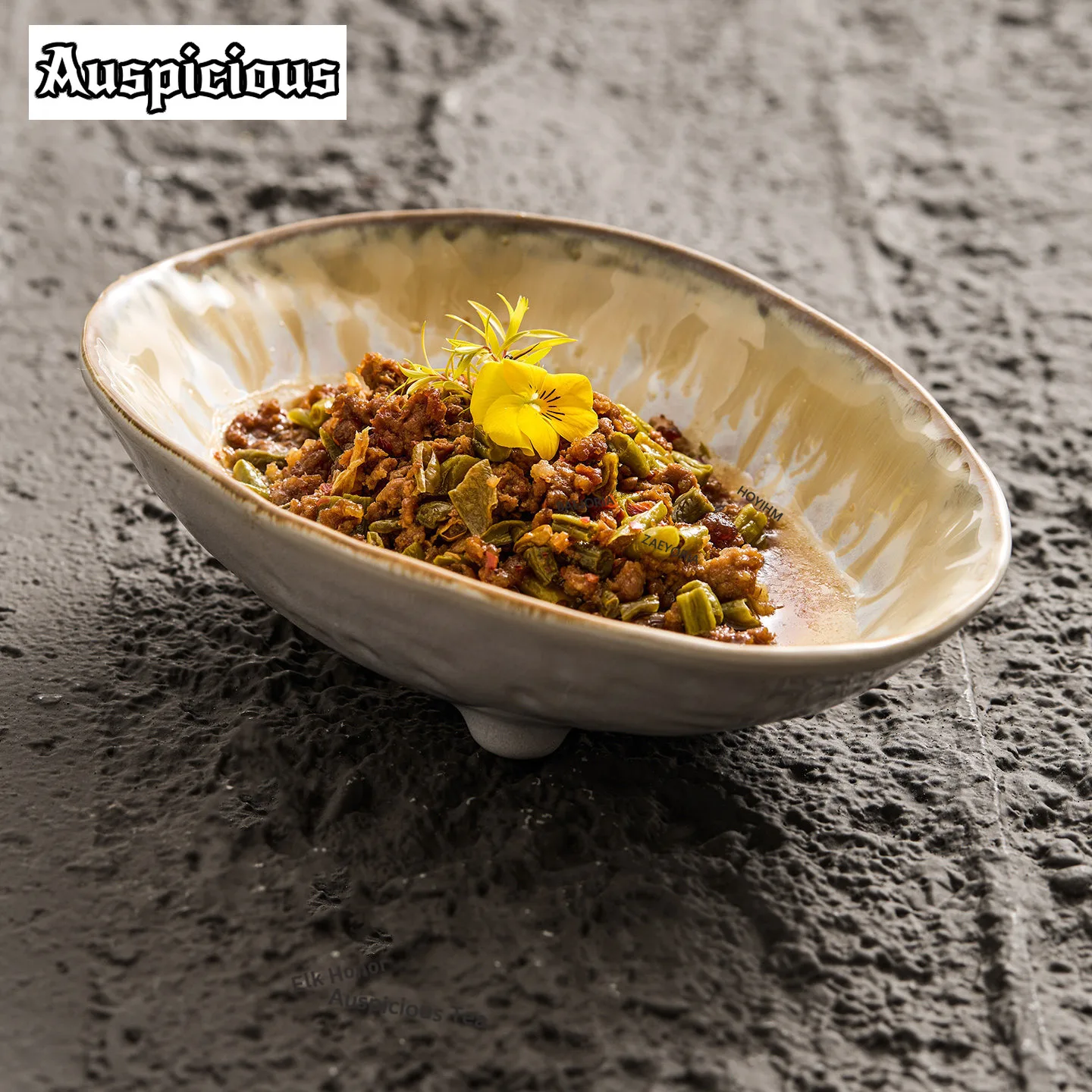 High-end Hand-pinch Four-legged Ceramic Serving Plate Rice Plate Dry Fruit Serving Tray Dish Tray Molecular Cuisine Serveware